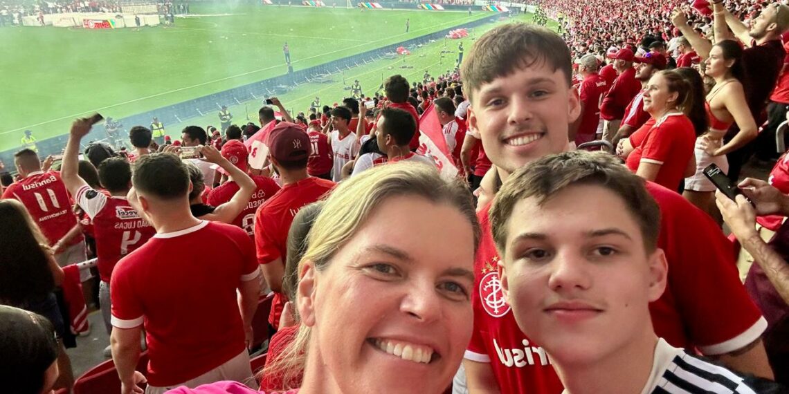 Mães fanáticas por Inter e Grêmio: conheça a história de seis torcedoras