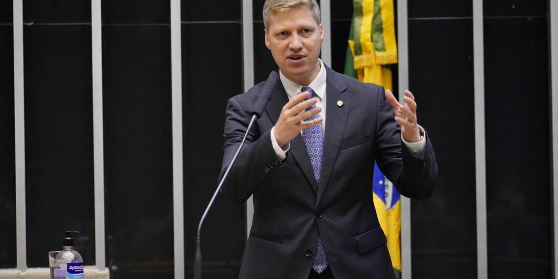 Conselho de Ética aprova suspensão de Marcel van Hattem por dois meses