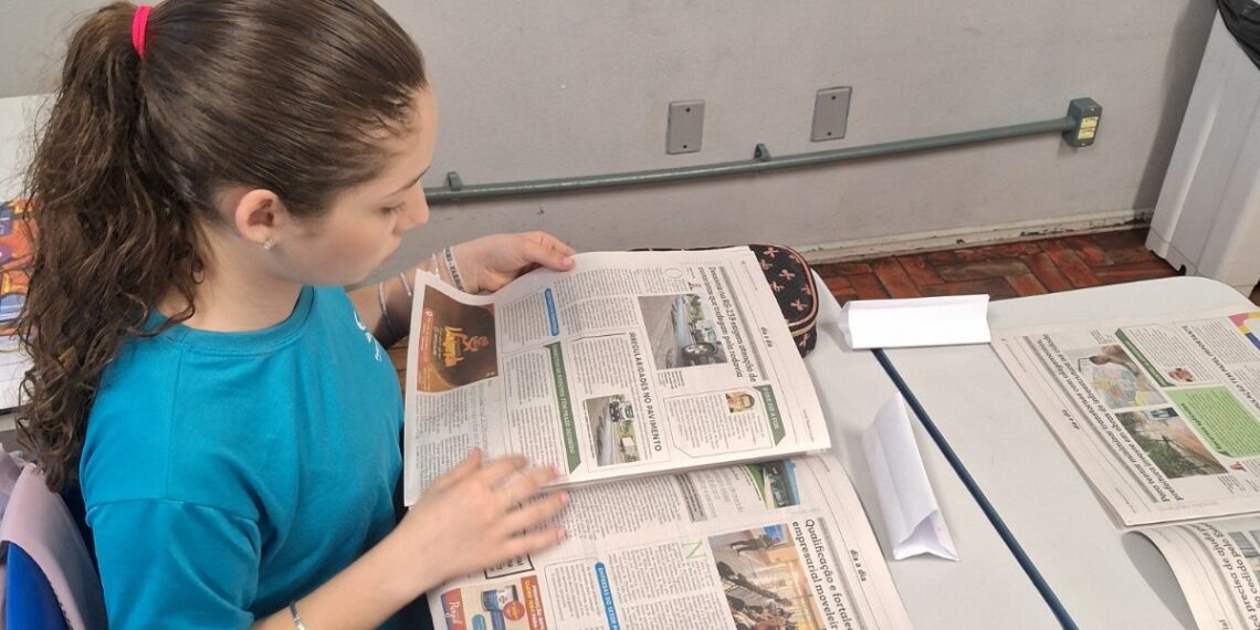 Alunos de Dois Irmãos desenvolvem habilidades usando o jornal em sala de aula