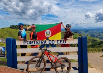 Trio com ciclista de Nova Hartz realiza pedal da fé até Aparecida, em São Paulo