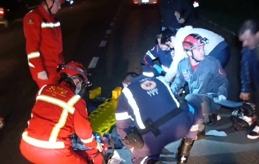 Acidente entre moto e bicicleta deixa duas pessoas feridas neste sábado, em Araricá