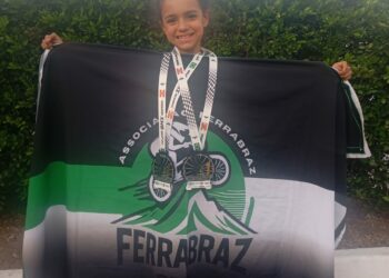 Pequena atleta de Sapiranga conquista dois títulos no Bicicross, em Santa Catarina