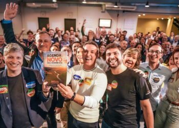 Partido Novo entrega carta de contribuições para Zucco