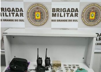 Homem é preso por tráfico de drogas após tentar fugir da BM em Sapiranga