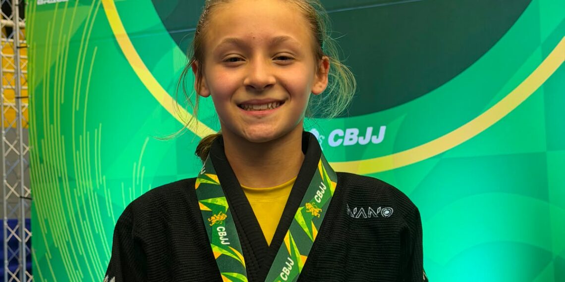 Atleta Larissa Jobim é campeã brasileira de jiu-jitsu em São Paulo