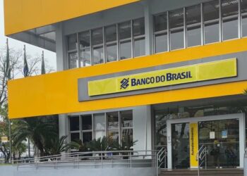 Compra de carro à vista leva polícia a homem com dinheiro furtado em banco