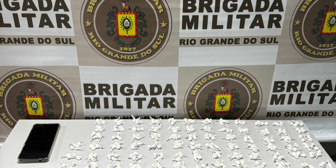 Homem é preso com 300 porções de cocaína durante operação em Sapiranga