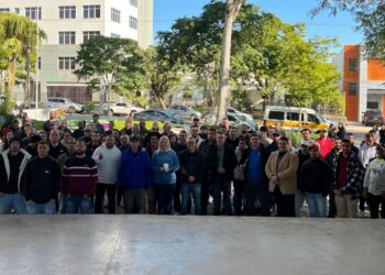 Ação de combate às drogas reúne comunidade para discutir tema na Praça da Bandeira, em Sapiranga