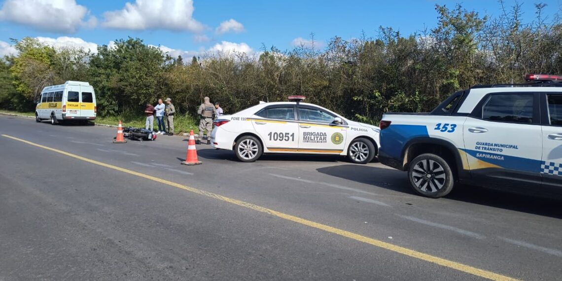 Motociclista fica ferido após acidente entre moto e van em Sapiranga