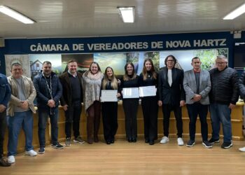 Câmara de Vereadores Mirim é aprovada e soberanas da Dezemberfest recebem homenagem em Nova Hartz