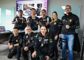 Delegado Borba ministra palestra sobre prevenção de golpes virtuais para atletas da base do Grêmio