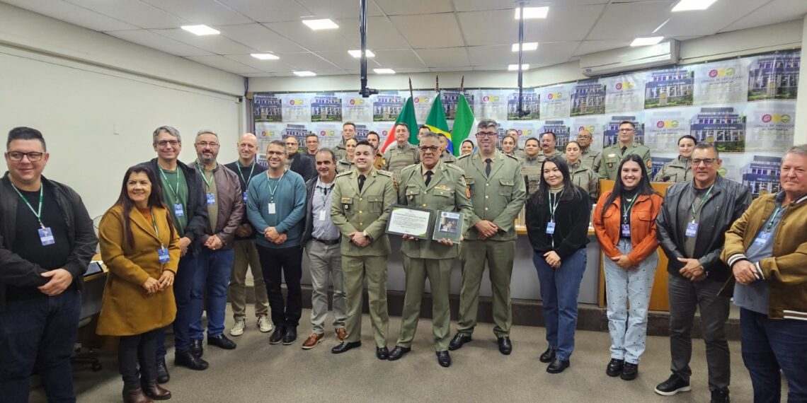 Câmara de Vereadores de Sapiranga homenageia 1.º Sargento Marcelo Souza