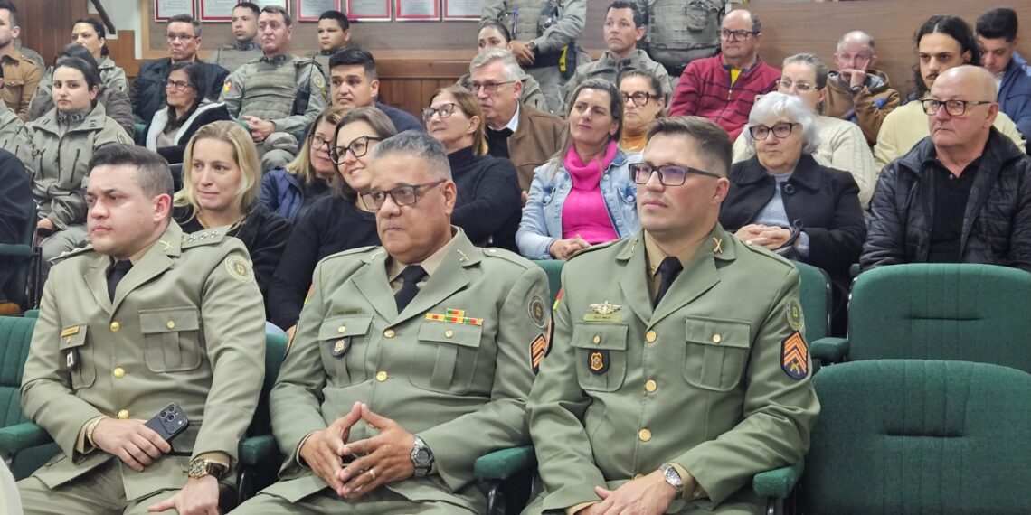 Câmara de Vereadores de Sapiranga homenageia 1.º Sargento Marcelo Souza