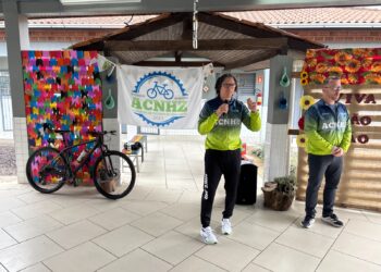 Ciclistas levam projeto de educação no trânsito às escolas de Nova Hartz