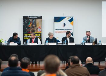 Deputados discutem o andamento das obras do pós-enchentes no Vale do Sinos
