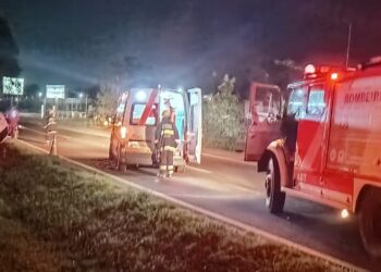 Veículo capota na RS-239, passageiras ficam feridas e motorista foge do local, em Nova Hartz