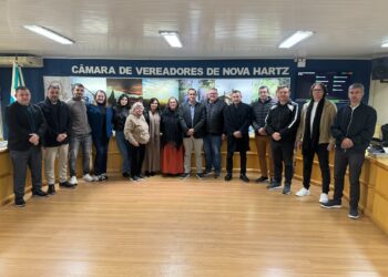 Legislativo de Nova Hartz institui Câmara Mirim e presta homenagem a Marcos Davi “Neco” Kirsch