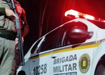 Mulher usa garfo para se defender e fere companheiro no olho em Sapiranga