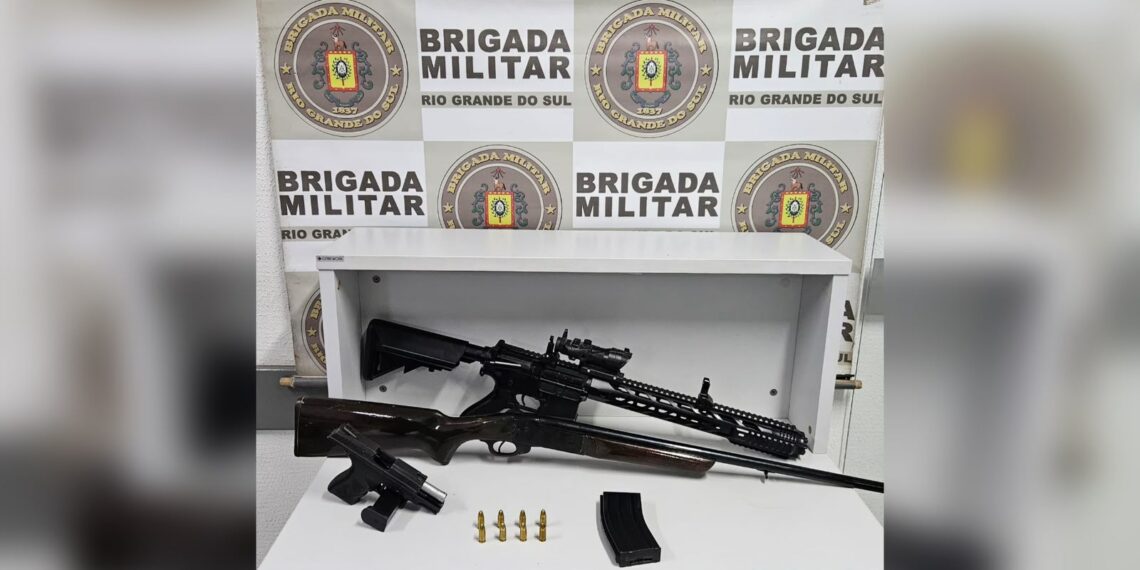 Homem é preso com pistola 9mm e simulacro de fuzil em Sapiranga