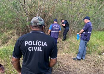 Polícia Civil prende assassinos de duplo homicídio: mulher foi enterrada e homem morto a tiros