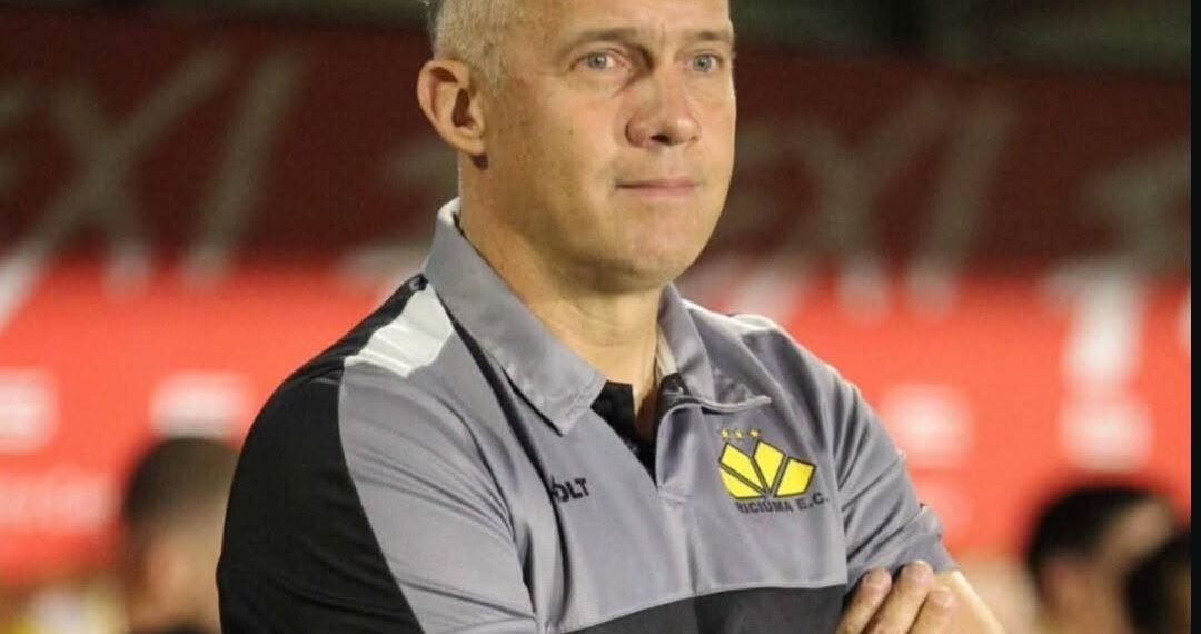 Eduardo Baptista é anunciado como novo técnico do Inter até final de 2026