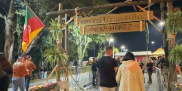 Os Bertussi aninam a noite em celebração à tradição na primeira Semana Farroupilha, em Nova Hartz