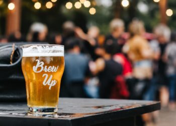 Brew Up celebra 9 anos com cerveja, música e gastronomia em Campo Bom