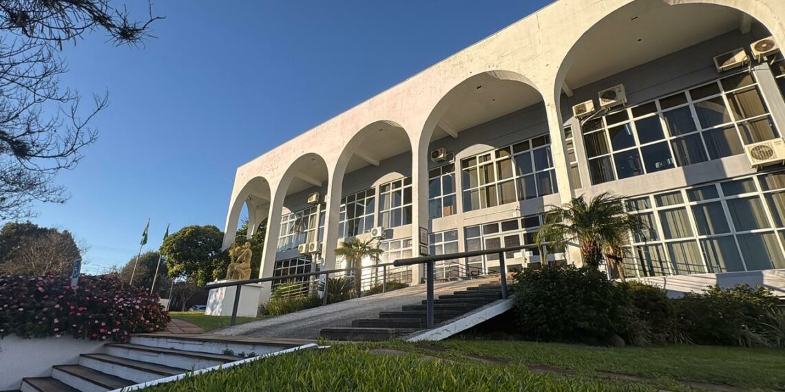 Secretária de Educação de Dois Irmãos pede exoneração após denúncias contra professor da rede municipal