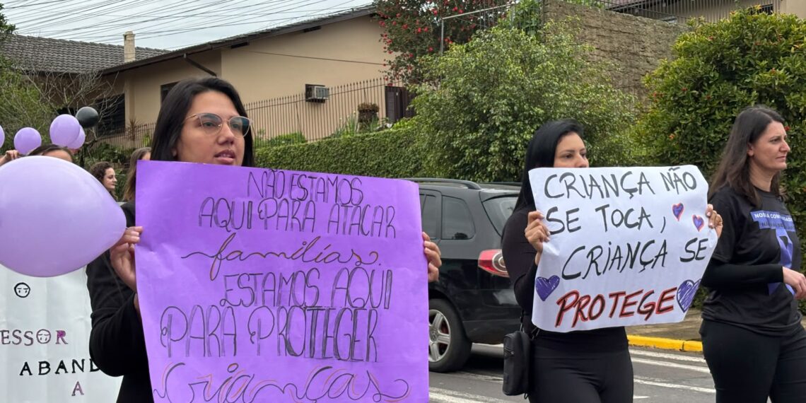 Comunidade se une para pedir justiça em caso de professor investigado por crimes sexuais em Dois Irmãos