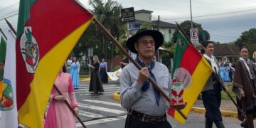 Comunidade se reúne para cultuar tradição durante Desfile Farroupilha, em Sapiranga