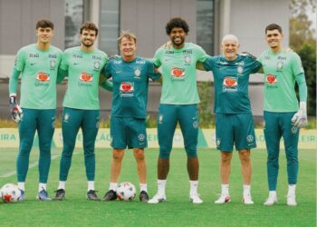 Sapiranguense treina ao lado de astros do futebol mundial na Seleção Brasileira