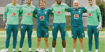 Sapiranguense treina ao lado de astros do futebol mundial na Seleção Brasileira