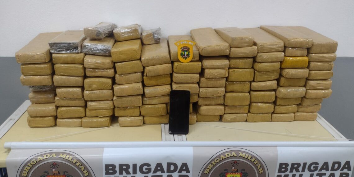 Motorista é flagrado com 75 kg de maconha a caminho de Sapiranga