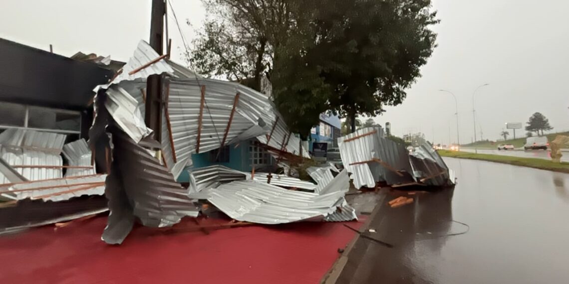 Municípios do Vale dos Sinos registraram ventos de quase 100km/h durante tempestade
