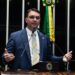 Flávio Bolsonaro decide não participar de debate da Globo