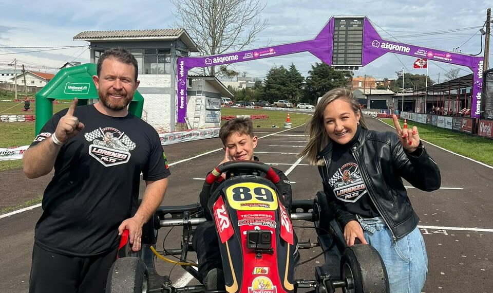 Com fé, treino e velocidade, jovem prodígio de Sapiranga faz história no kart e mira novos desafios