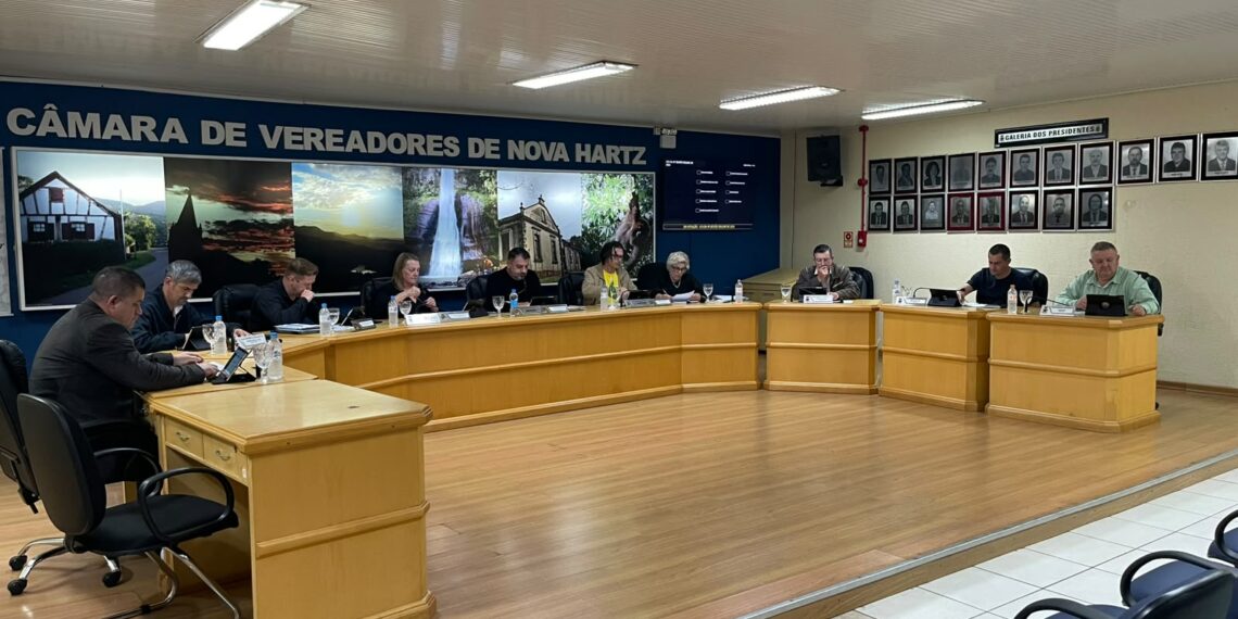 Câmara de Nova Hartz destaca projeto dos uniformes escolares e analisa outras propostas para a comunidade
